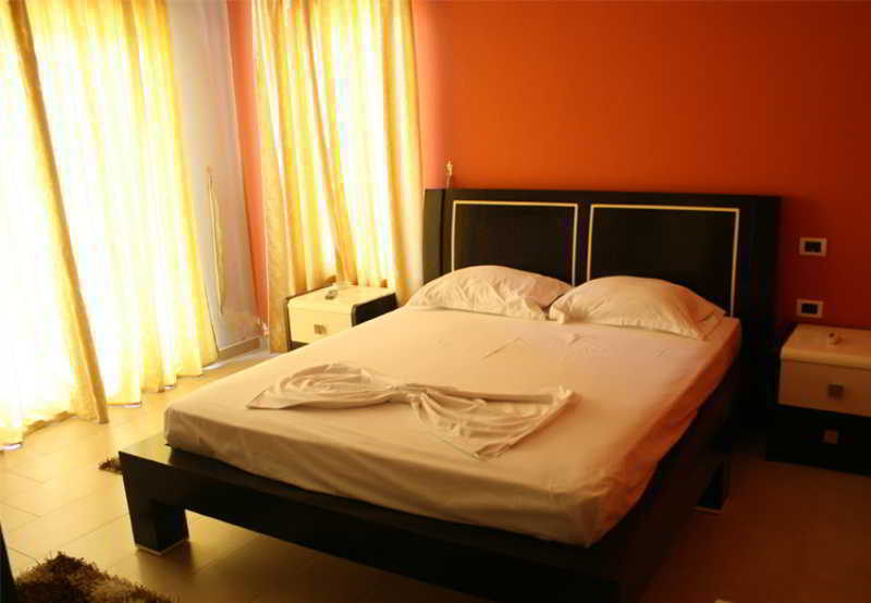 Kristal Hotel Durres