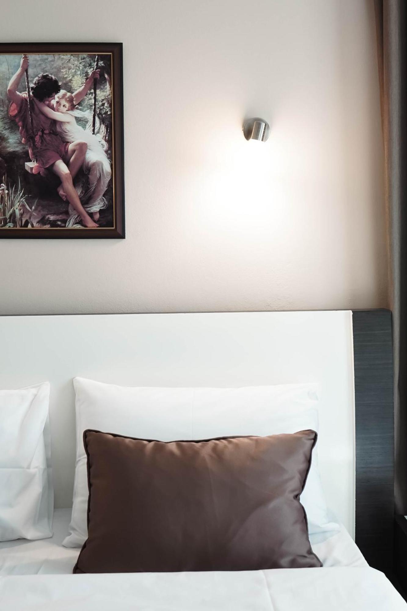 Kristal Hotel